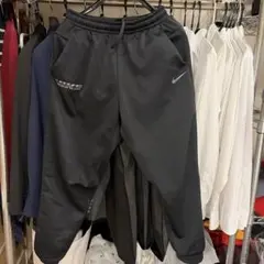 Nike THERMA-FIT テーパードトレーニングパンツ　ジャージ