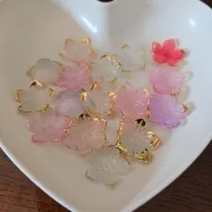 桜の花びらアクリルビーズ 20個セット