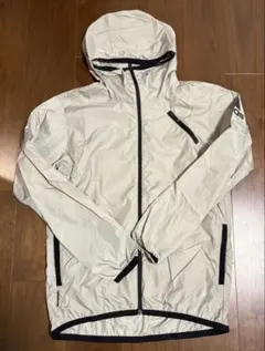 adidas ベージュ ウィンドブレーカー