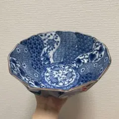 青い花柄の八角形ボウル皿