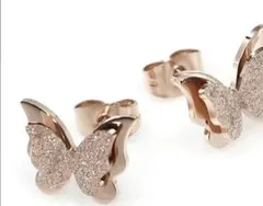 ピンクゴールド 18金 蝶々 ダブルピアス 金属アレルギー対応