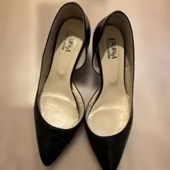 国産　パンプス　23.5 黒　エナメル風　ヒール5cm