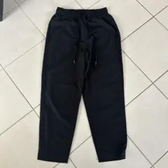 美品　ユニクロ　リラックスパンツ