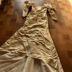 素敵‼️オフショルダーウエディングドレス　金糸刺繍　マーメイド