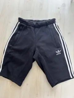adidas 3本ライン 黒 ショートパンツ