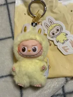 Labubu ラブブPIN FOR LOVE イニシャル F