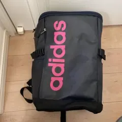 adidas バックパック 黒/ピンク