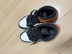 ナイキ エアジョーダン1 MID オレンジ ブラック ホワイト