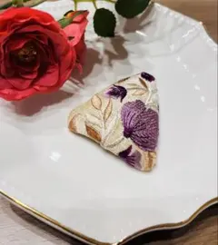 ≪ハンドメイド≫ インド刺繍　パッチンピン