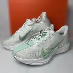 NIKE VOMERO 18 ホワイト ミント ランニングシューズ - メルカリ