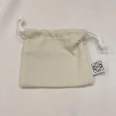 LOEWEクリーム色 コットン 巾着ポーチのサムネイル