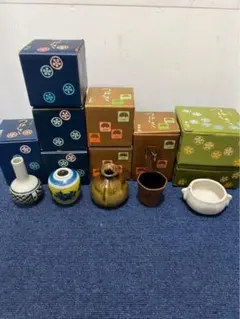 iΦ【18種】千趣会 一輪挿し 陶器製 つゆくさ 小さな花器シリーズ ③ iΦ【18種】千趣会 一輪挿し 陶器製 つゆくさ 小さな花器シリーズ ③