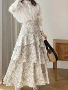 NICECLAUP ナイスクラップ フリルティアードスカート 白 ホワイト 花柄