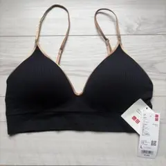 UNIQLO ワイヤレスブラ/プランジネックのサムネイル