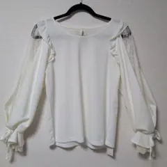 新品タグ付き　INGNI　ホワイトレース長袖ブラウス