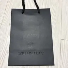 shu uemura ショップ袋 ショッパー ブラックのサムネイル