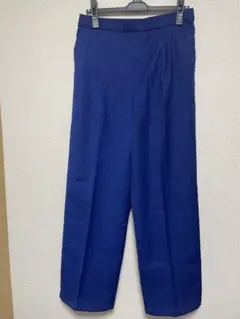 AMERICAN HOLIC ブルーのセンタープレスパンツ