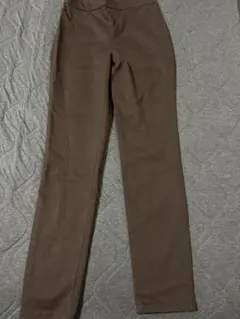 GU ブラウン スリムフィット チノパン