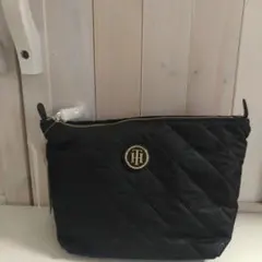 新品タグ付きトミーヒルフィガー ナイロン キルトブラック ポーチ