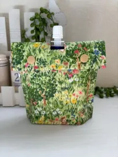 パウチ飲料保冷ケース【ラミネート】森のうさぎ グリーン☆ハンドメイド