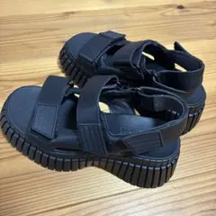 【値下げ】 美品CAMPERカンペール サンダル黒ブラック厚底3６／23.5cmのサムネイル