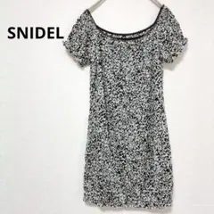 スナイデル モノトーン 総柄 シャーリング チュニック 半袖のサムネイル
