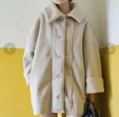 カスタネ　ハイネックリバボアムートンジャケット　アイボリー