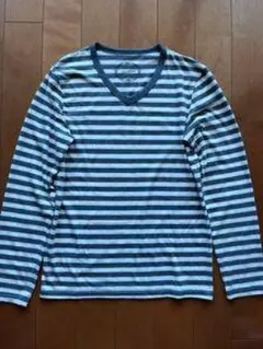 青と白のストライプ Vネック長袖Tシャツ