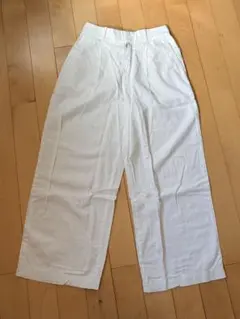 UNIQLO ホワイト ワイドパンツ Mサイズ