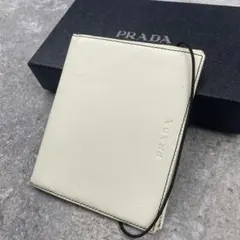 PRADA　プラダ　カード・手帳入れ　白　レザー　サフィアーノ　ホワイト