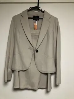 【23区】レディース　スーツ　セットアップ　ホワイトベージュ　秋冬　フォーマル