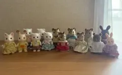 シルバニアファミリー　まとめ売り　うさぎ　ねこ　りす　くま　人形　服　シルバニア