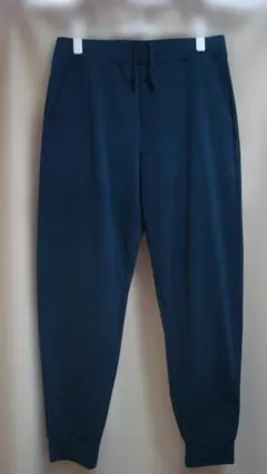 【新品】ユニクロ　ウルトラストレッチアクティブジョガーパンツ（ Mサイズ）