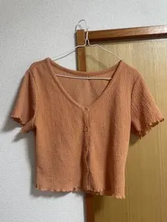 GU 半袖オレンジトップス