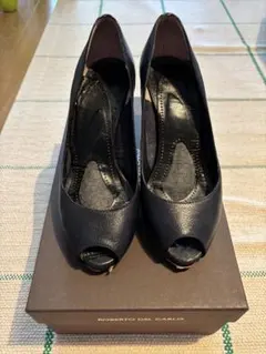 ROBERTO DEL CARLO レザー オープントゥ パンプス　ネイビーのサムネイル