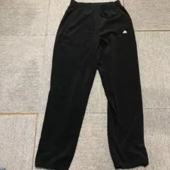 adidas ブラック ジャージパンツ
