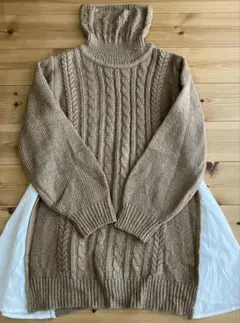 フェリシモ　リブインコンフォート　ベージュ ケーブル編み タートルセーター M