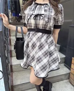 evelyn エブリン チェックリボンロンパース - メルカリ