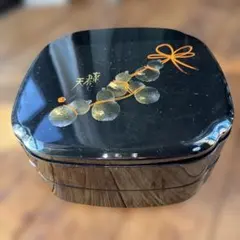 黒い伝統的2段重箱　アーティスト岡本肇