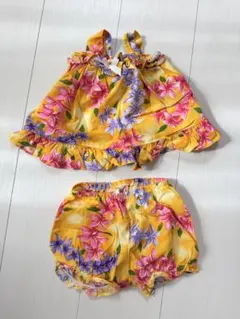 花柄フリルトップスとショートパンツセット