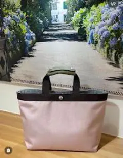 Item thumbnail for item 0af3858a-f716-4f2a-b250-910c15eac6b7