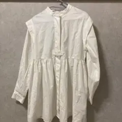 ホワイト 長袖シャツ ボタン付き