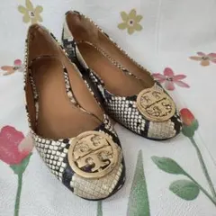 Tory Burch トリーバーチ　パイソン（ヘビ）柄 パンプスのサムネイル