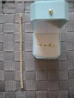 SWAROVSKI ブレスレット YUKIZAKIケース付 - メルカリ
