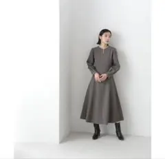 未使用　ナチュラルビューティーベーシック　パールスリットネックワンピース　Ｓ