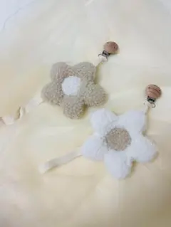 もこもこ　秋冬　おしゃぶり　おもちゃ　ホルダー　クリップ　くすみカラー　かわいい