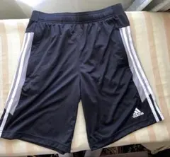 adidas 黒 ショートパンツ サイドストライプ