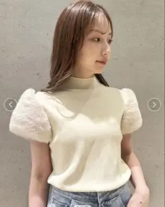 アプワイザーリッチェ ふわふわスリーブニットプルオーバー 白 - メルカリ