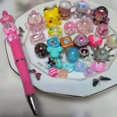 カスタムボールペン1本、各種ビーズ20個セット