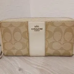 COACH ベージュ ロゴ入り長財布